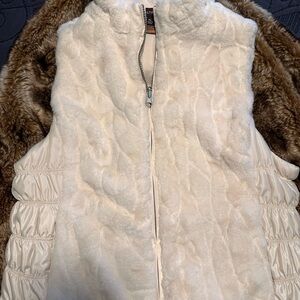 NWOT Elegant Cream Faux Fur Women's Vest